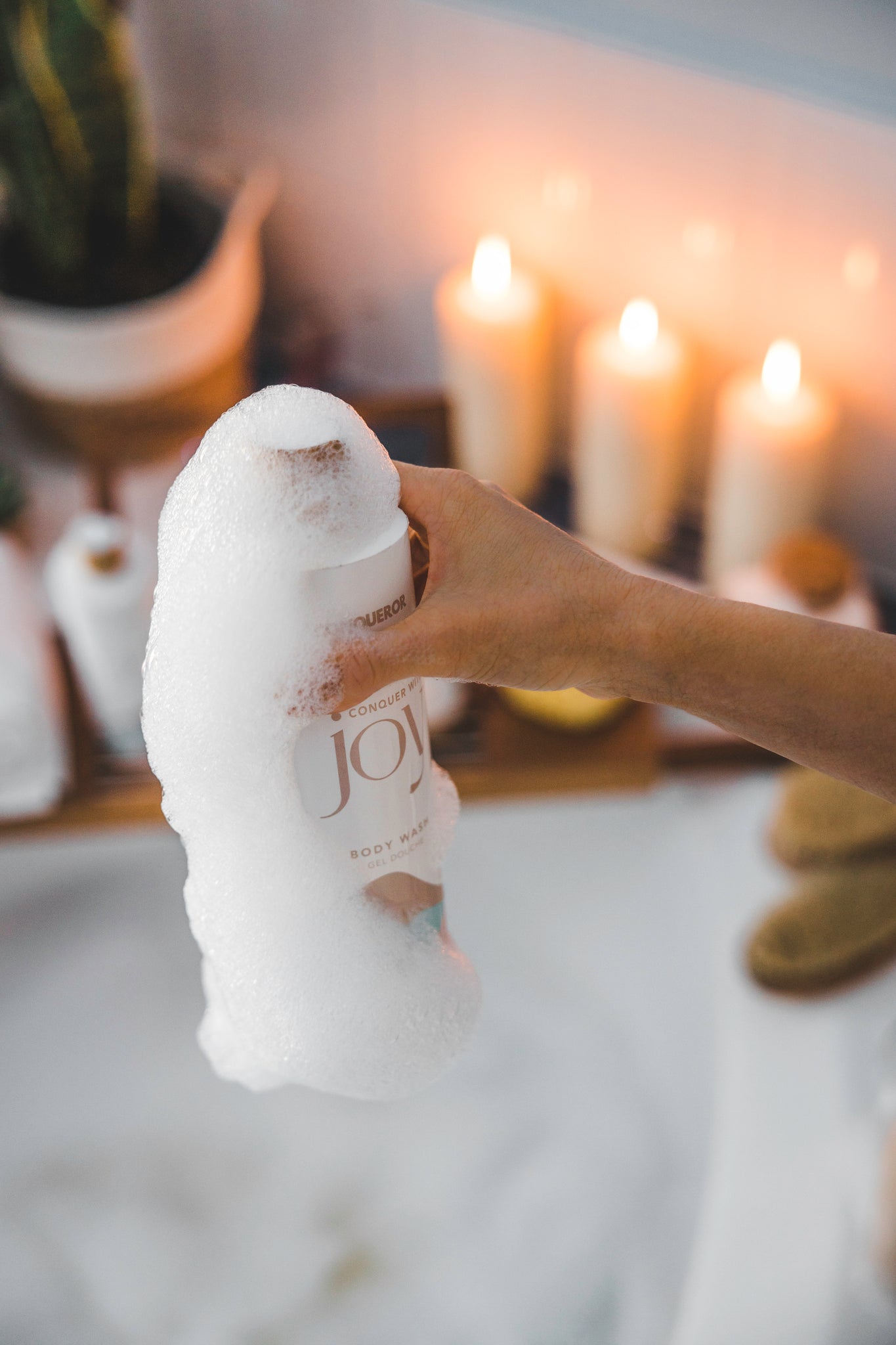 Gentle Body Wash With Oatmeal and Chamomile (Unscented)